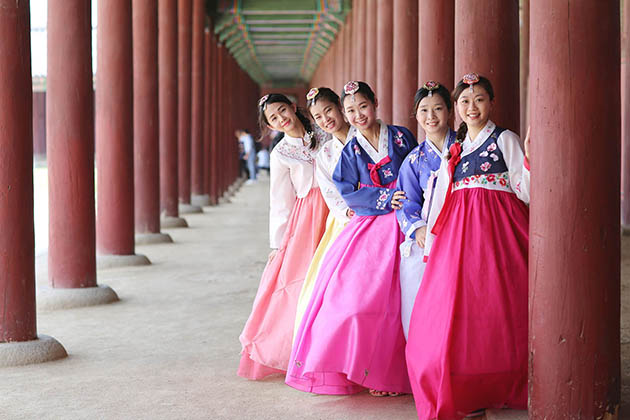 trang-phuc-truyen-thong-quoc-phuc-hanbok-nguoi-han-quoc