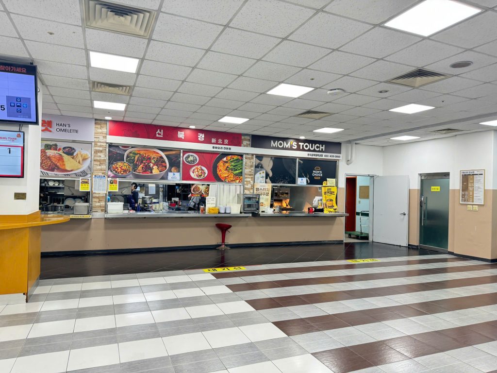 Một góc căng-tin trường TUK Hàn Quốc