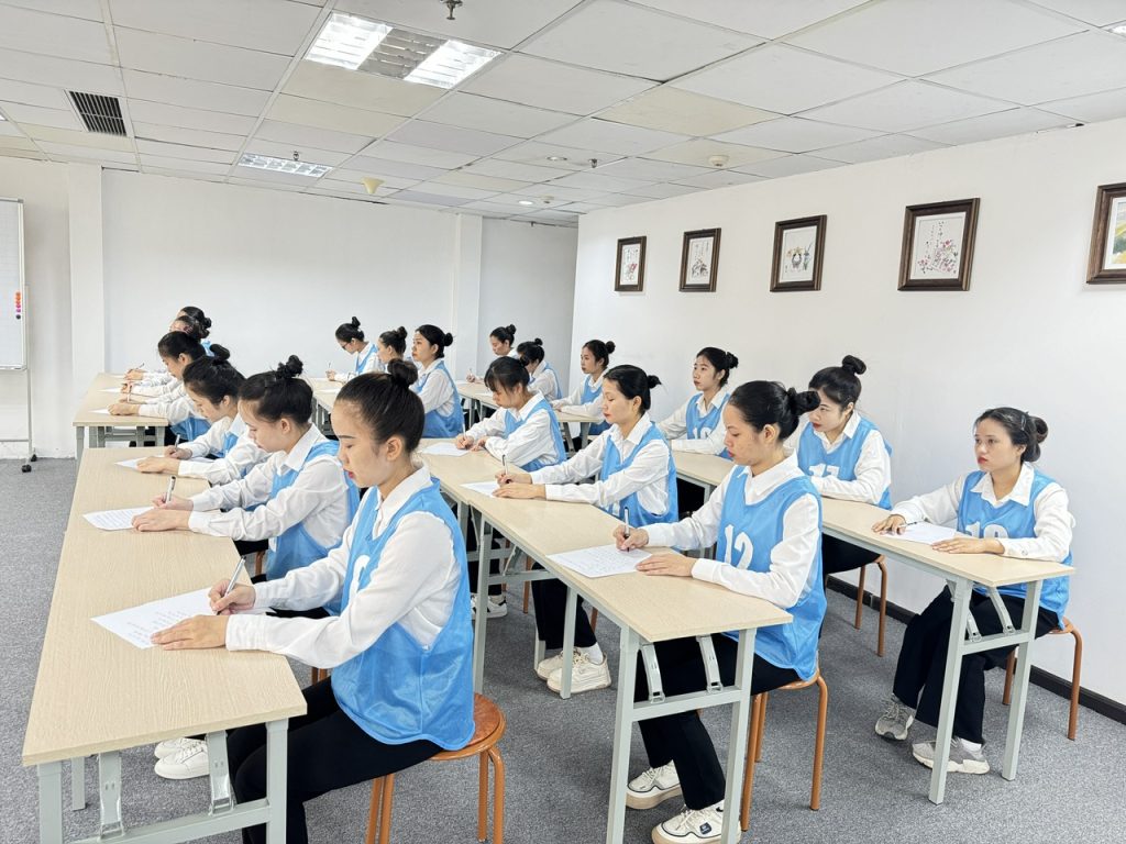 Thi tuyển đơn hàng lao động tại Công ty Âu Cơ