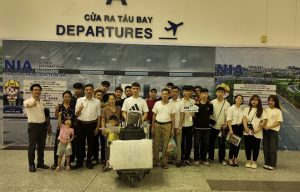 Tiễn bay du học sinh Hàn Quốc 01