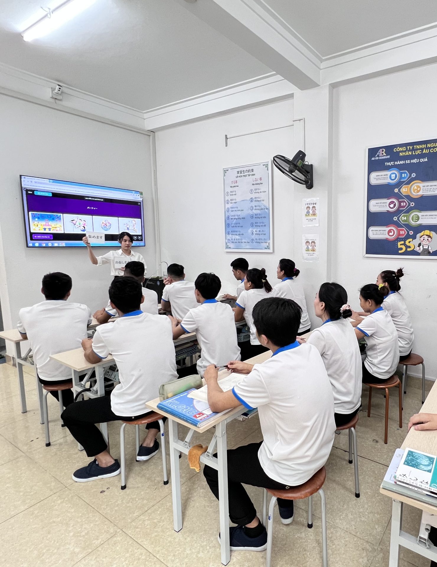 Hà Thành Global đào tạo ngoại ngữ