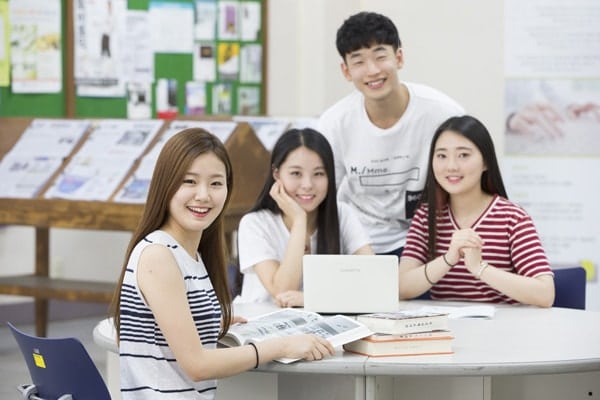 Học tiếng Hàn để đi du học