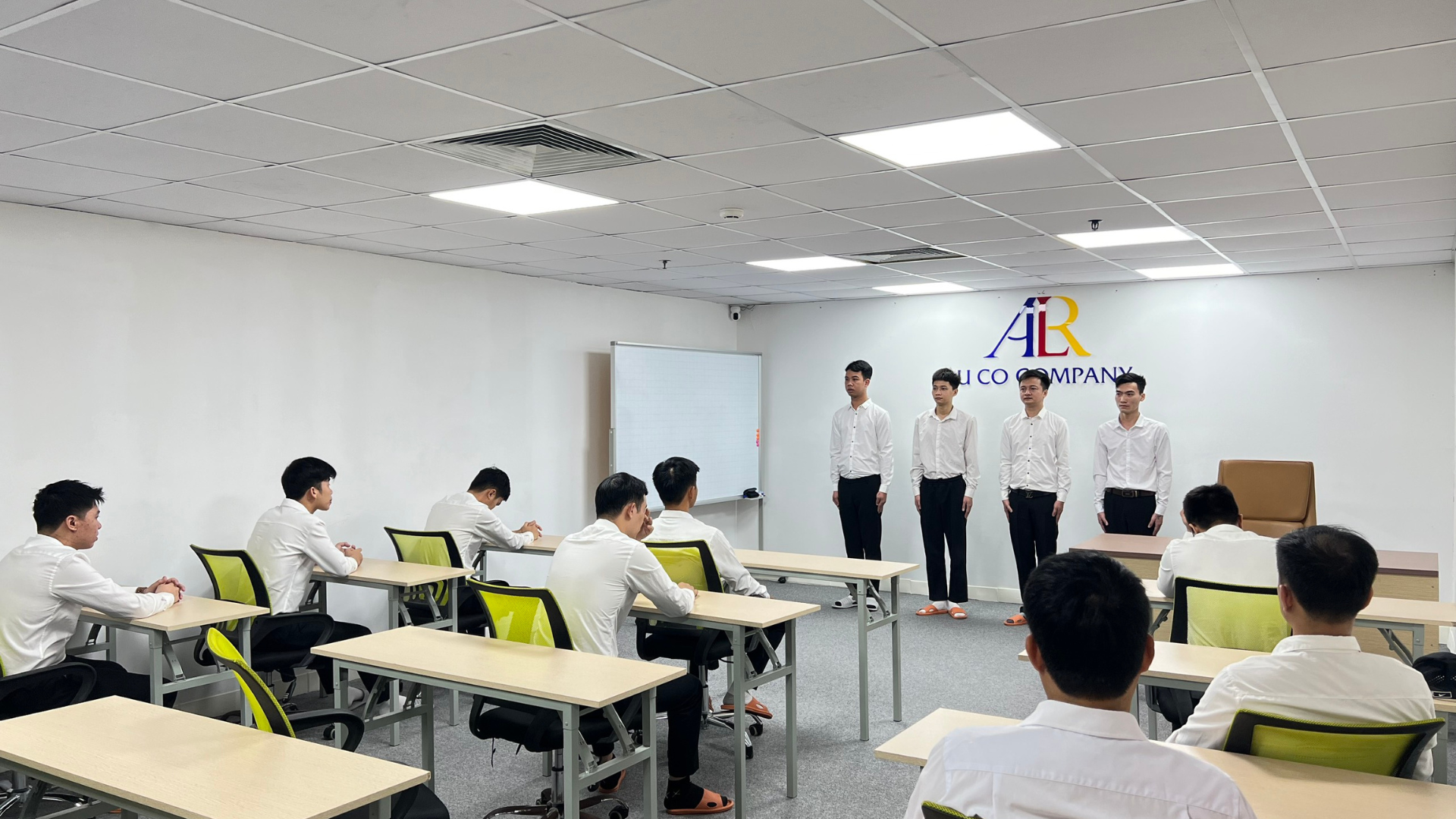 Những sai lầm khiến học sinh học mãi không đủ tiếng đi Nhật