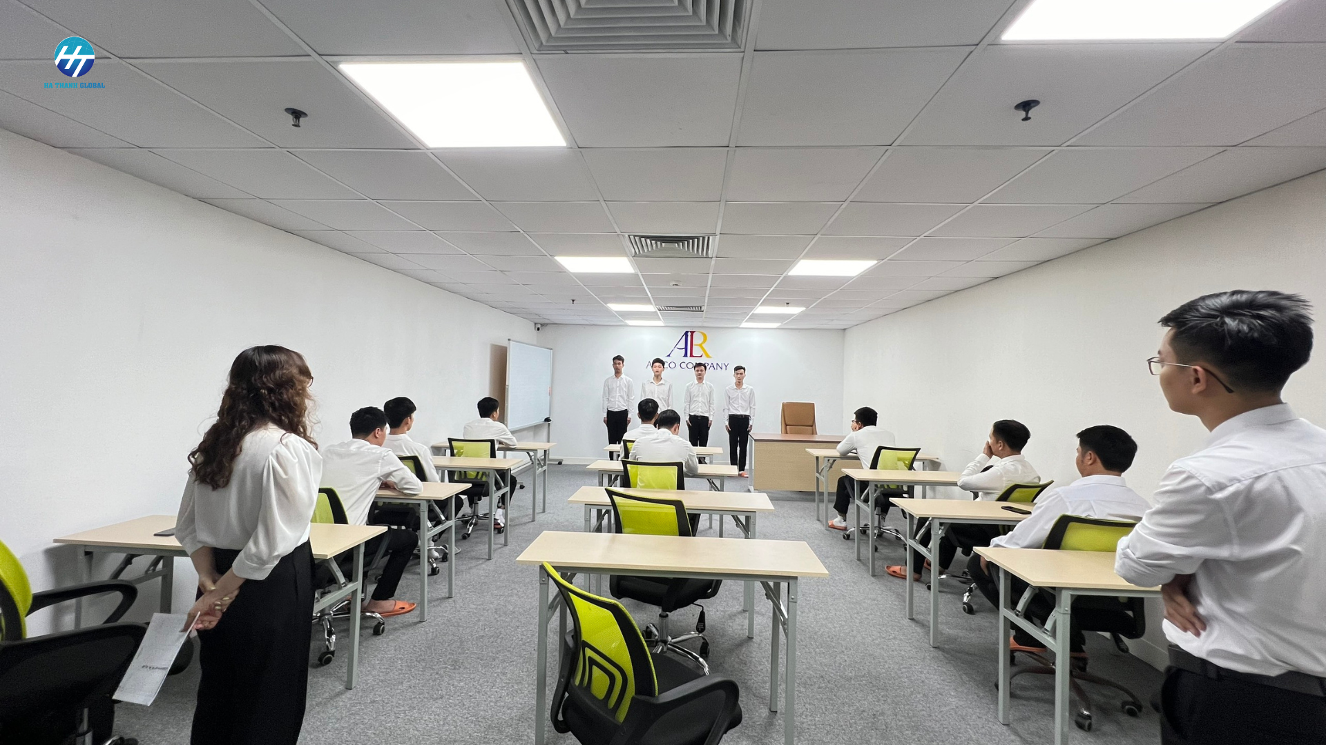 Ngôn ngữ cơ thể & văn hóa giao tiếp Nhật Bản