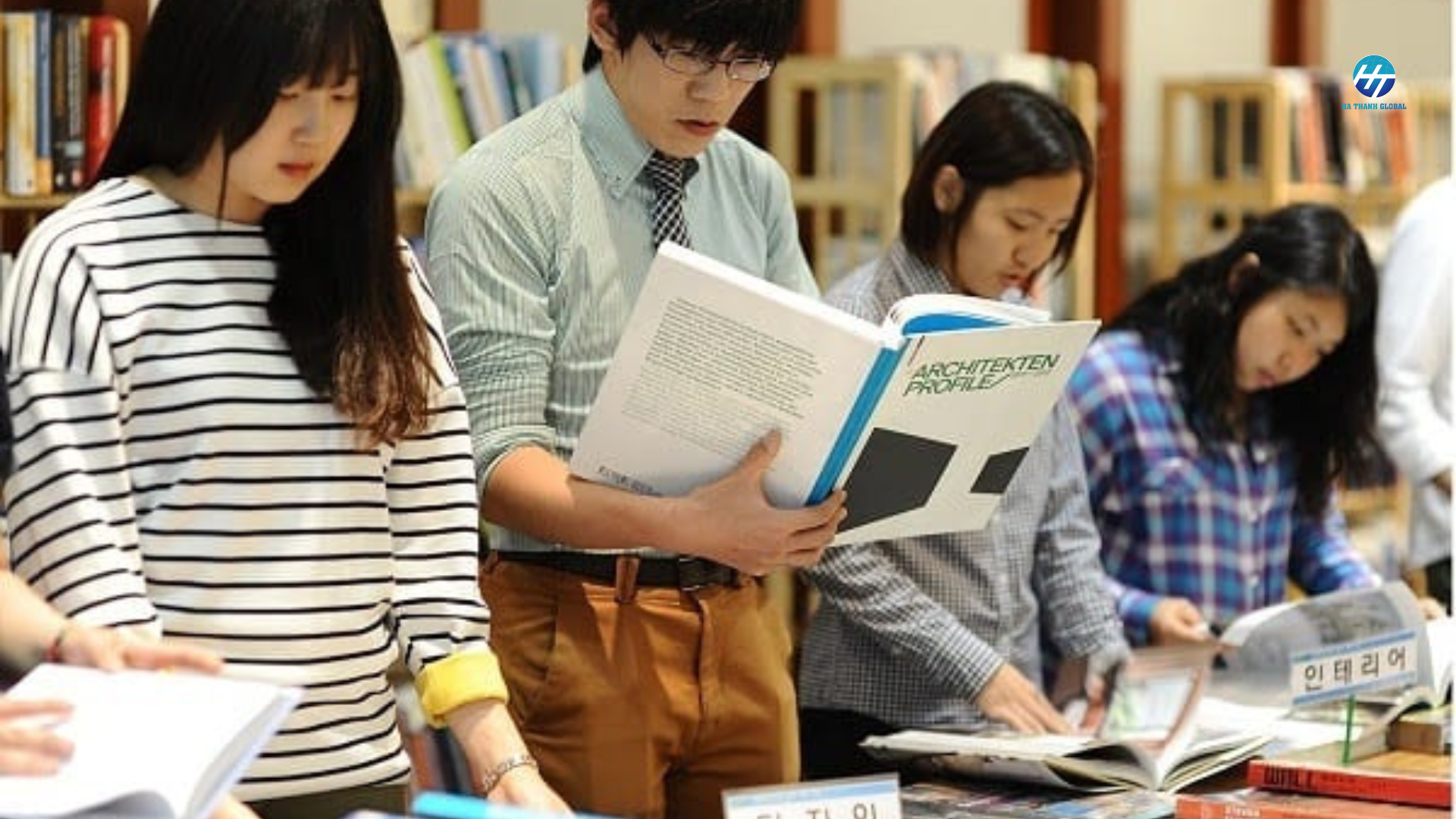 Tận dụng mối quan hệ quen biết